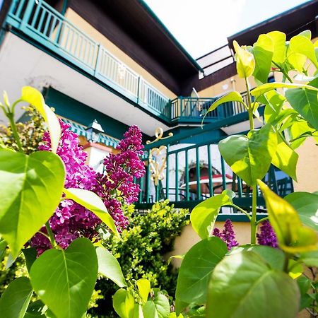 Landgasthof Zur Goldenen Traube Podersdorf am See Esterno foto